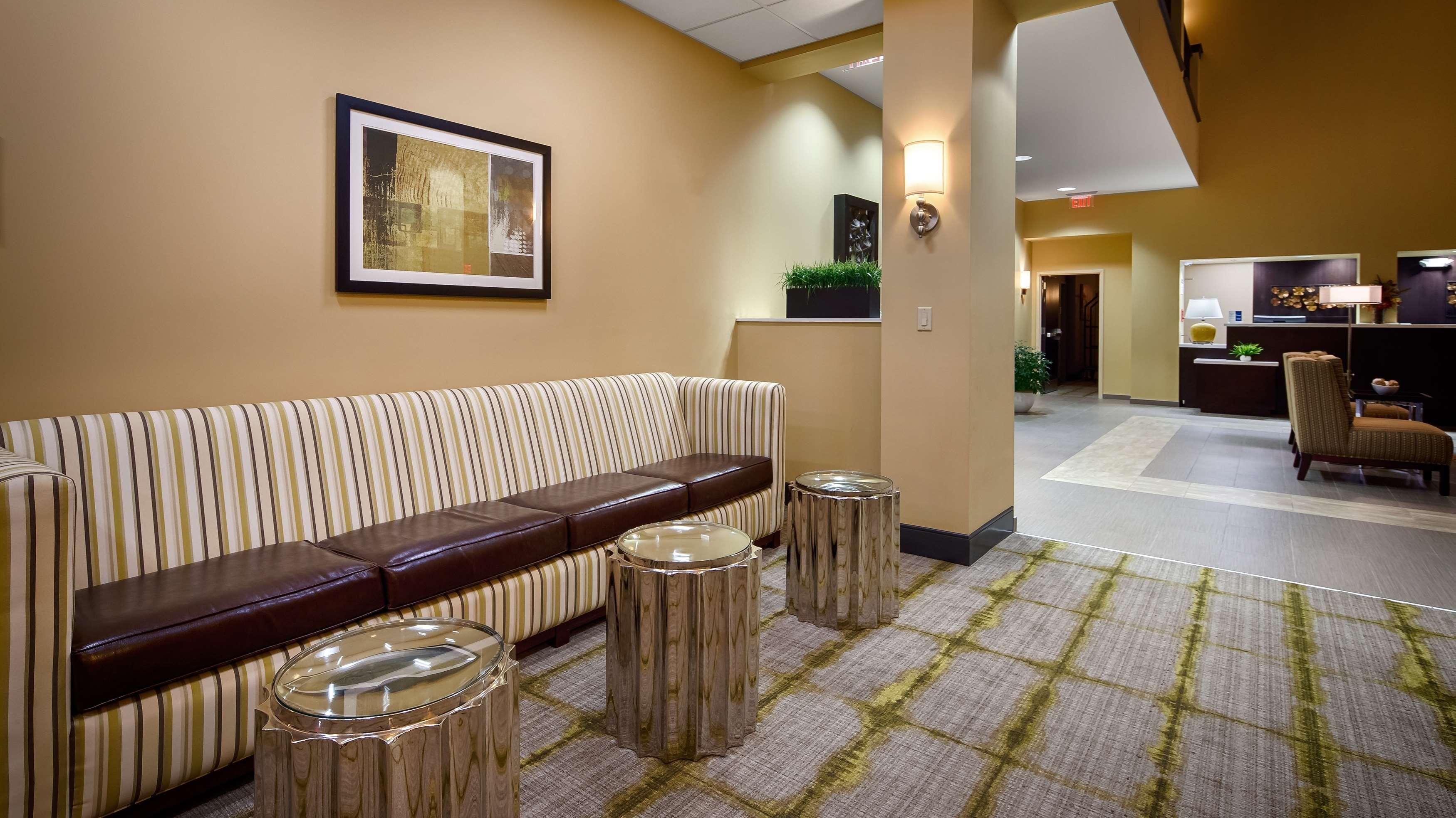 Best Western Plus Thornburg Inn & Suites Экстерьер фото