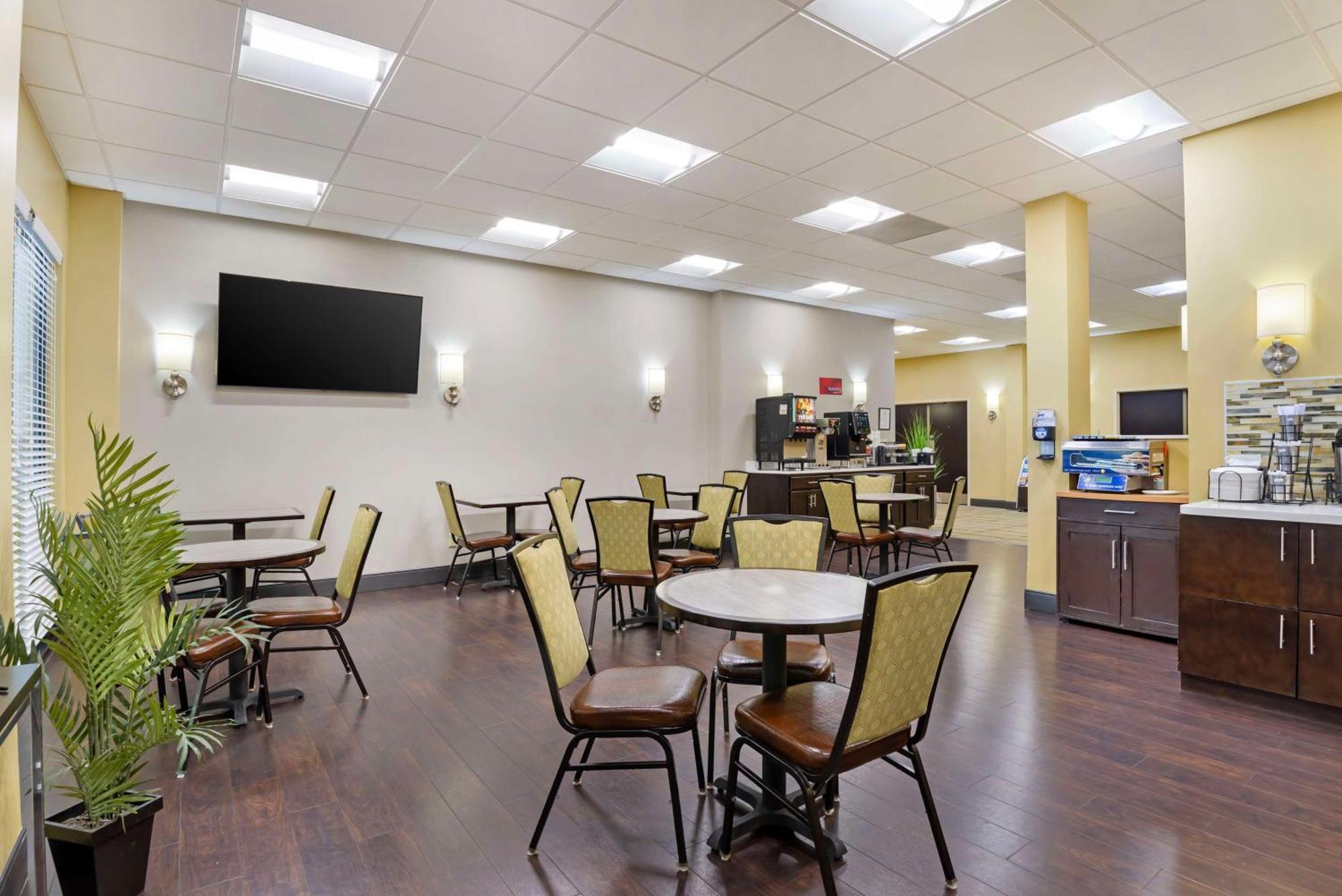 Best Western Plus Thornburg Inn & Suites Экстерьер фото